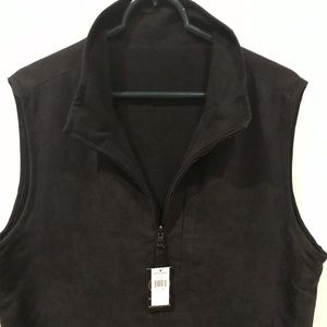 Men’s weather proof vest new with tags.